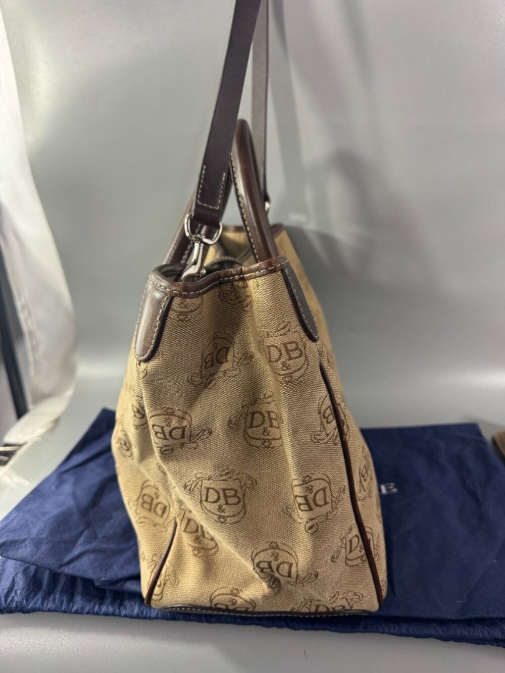 Vintage Dooney & Bourke Classic Signature Monogram Tote with Matching Pouch - Picture 4 of 15